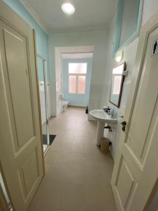 Relax Chiado 3 - Cute Little Double Room With Shared Bathroom Lisboa Exteriér fotografie