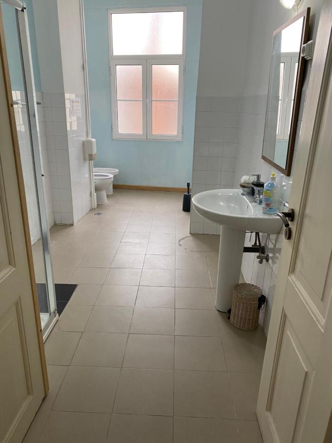 Relax Chiado 3 - Cute Little Double Room With Shared Bathroom Lisboa Exteriér fotografie